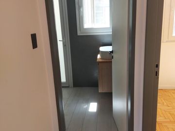 Venta Departamento en Barrio Norte 3 ambientes, piso 8 al frente