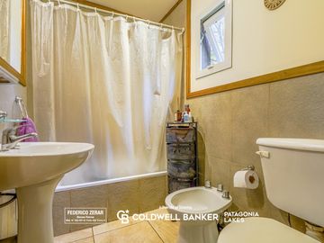 VENTA - Casa más 3 cabañas en Av. Bustillo Km 19, Bariloche