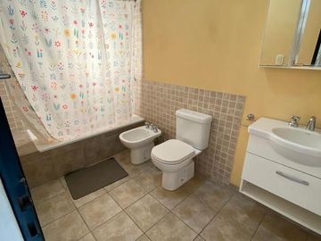 Casa  2 plantas en  Venta Castelar