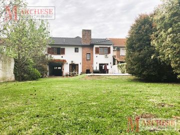 Casa  2 plantas en  Venta Castelar