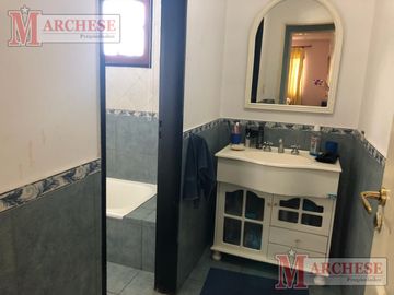 Casa  2 plantas en  Venta Castelar