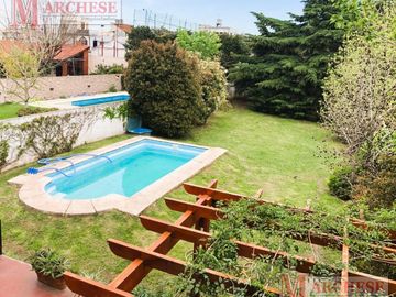 Casa  2 plantas en  Venta Castelar
