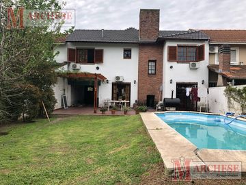 Casa  2 plantas en  Venta Castelar