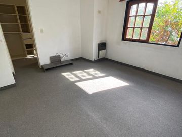 Casa  2 plantas en  Venta Castelar