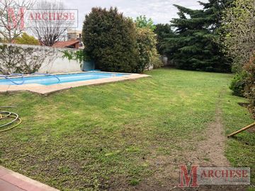 Casa  2 plantas en  Venta Castelar