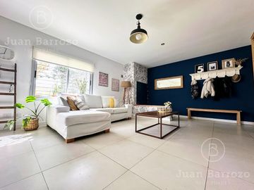 Venta Departamento tipo Duplex de 3 dormitorios con cochera. Banfield Oeste