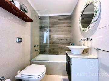 Venta Departamento tipo Duplex de 3 dormitorios con cochera. Banfield Oeste