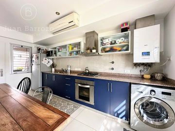 Venta Departamento tipo Duplex de 3 dormitorios con cochera. Banfield Oeste