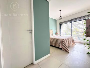 Venta Departamento tipo Duplex de 3 dormitorios con cochera. Banfield Oeste