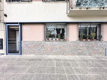 Venta Departamento tipo Duplex de 3 dormitorios con cochera. Banfield Oeste