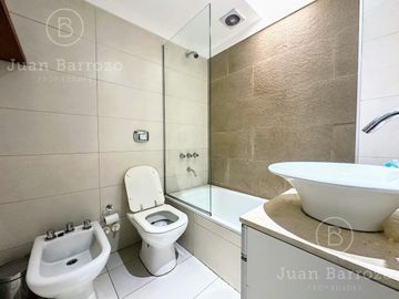 Venta Departamento tipo Duplex de 3 dormitorios con cochera. Banfield Oeste