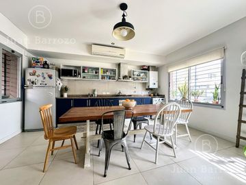 Venta Departamento tipo Duplex de 3 dormitorios con cochera. Banfield Oeste