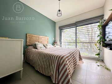 Venta Departamento tipo Duplex de 3 dormitorios con cochera. Banfield Oeste