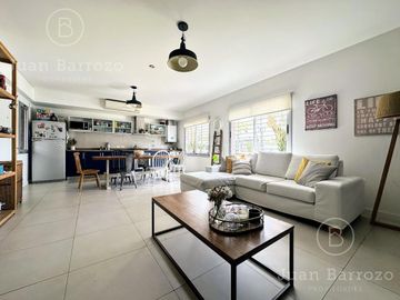 Venta Departamento tipo Duplex de 3 dormitorios con cochera. Banfield Oeste