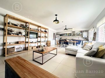 Venta Departamento tipo Duplex de 3 dormitorios con cochera. Banfield Oeste