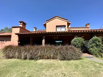 Casa a la venta en Lomas de la Carolina