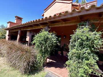 Casa a la venta en Lomas de la Carolina