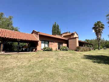 Casa a la venta en Lomas de la Carolina