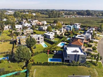 Venta casa 5 Ambientes en Haras María Victoria