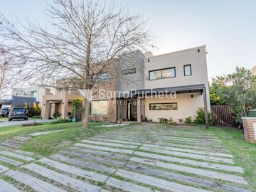 Venta casa 5 Ambientes en Haras María Victoria