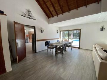Casa en venta - 4 Dormitorios 4 Baños - Cochera - 2.750Mts2 - Pilar