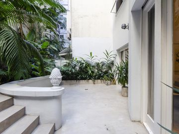 Departamento en venta 3 ambientes en planta baja con patio propio - Recoleta