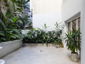 Departamento en venta 3 ambientes en planta baja con patio propio - Recoleta