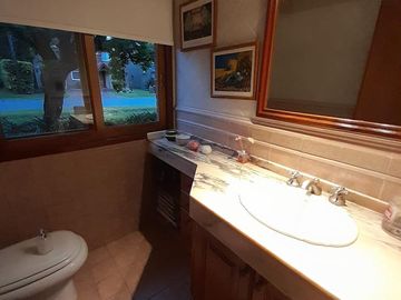 AMPLIA Casa en  venta en country del Banco Provincia, Moreno