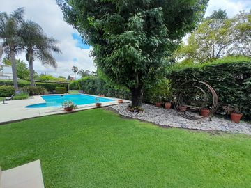 AMPLIA Casa en  venta en country del Banco Provincia, Moreno