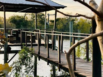 Venta Casa de tres dormitorios en terreno de 19.500 m2 en la isla, Paraná Viejo