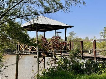 Venta Casa de tres dormitorios en terreno de 19.500 m2 en la isla, Paraná Viejo