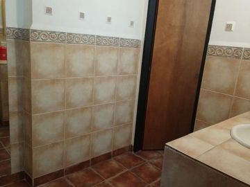 Rojas 400 PH 2 Plantas 7 ambientes con Local con Entrepiso y Subsuelo T300m². Oportunidad!!