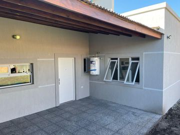 Casa en venta - 2 Dormitorios 1 Baño - 350Mts2 - Balcarce