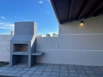 Casa en venta - 2 Dormitorios 1 Baño - 350Mts2 - Balcarce