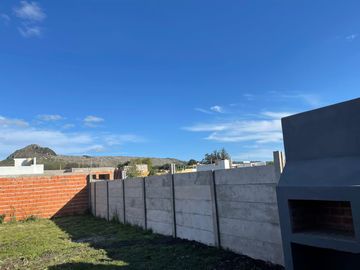 Casa en venta - 2 Dormitorios 1 Baño - 350Mts2 - Balcarce