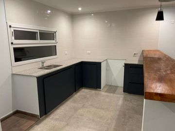 Casa en venta - 2 Dormitorios 1 Baño - 350Mts2 - Balcarce