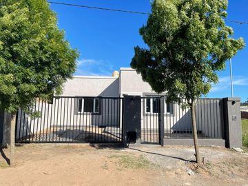 Casa en venta - 2 Dormitorios 1 Baño - 350Mts2 - Balcarce