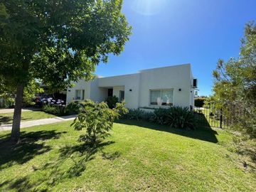 Venta Casa 4 Ambientes  en San Francisco Villanueva Tigre APTO CREDITO