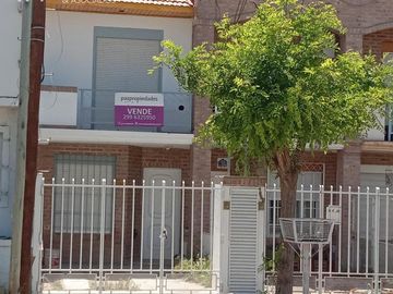 Venta Duplex 4 ambientes Santa Genoveva