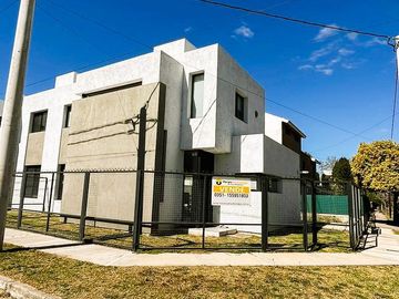 DUPLEX - DOS DORMITORIOS - BARRIO RESIDENCIAL SAN JOSÉ