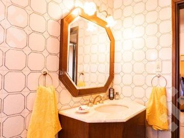 VENTA CASA 8 AMBIENTES   CASA DE HUÉSPEDES Y QUINCHO,  ALLEN-RÍO NEGRO