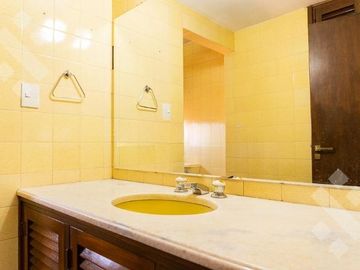 VENTA CASA 8 AMBIENTES   CASA DE HUÉSPEDES Y QUINCHO,  ALLEN-RÍO NEGRO
