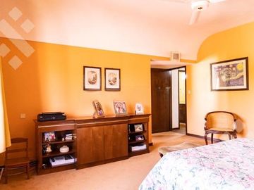 VENTA CASA 8 AMBIENTES   CASA DE HUÉSPEDES Y QUINCHO,  ALLEN-RÍO NEGRO