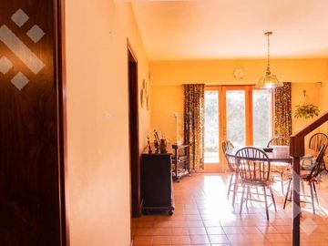 VENTA CASA 8 AMBIENTES   CASA DE HUÉSPEDES Y QUINCHO,  ALLEN-RÍO NEGRO
