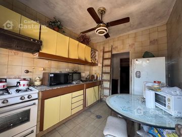 Casa en Altos 3 Amb C/ Terraza y balcón + Galpón/ Deposito en PB