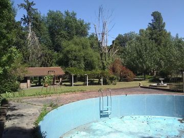Casa Quinta en Venta  El Pato sobre lote de 7500m2 . A metros de ruta 36