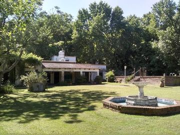 Casa Quinta en Venta  El Pato sobre lote de 7500m2 . A metros de ruta 36