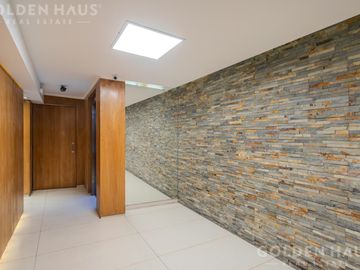 Monoambiente dúplex venta c/ cochera, terraza y parrilla en Núñez
