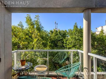 Monoambiente dúplex venta c/ cochera, terraza y parrilla en Núñez