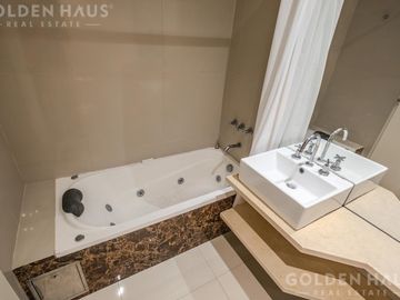Monoambiente dúplex venta c/ cochera, terraza y parrilla en Núñez